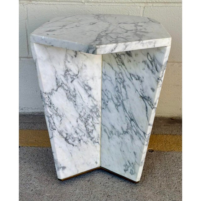 2020s Jonathan Charles Modern Carrara Marble and Brass Fusion Accent Table For Sale - Image 5 of 7