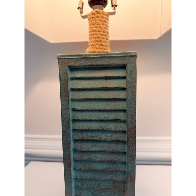 Textile 1990s Coastal Verdigris Green/Gold Column Table Lamps With Burlap Shades - a Pair For Sale - Image 7 of 8
