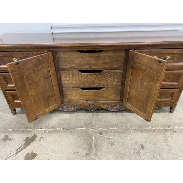 1980s Hickory Manufacturing Company Tripe Dresser For Sale - Image 9 of 11