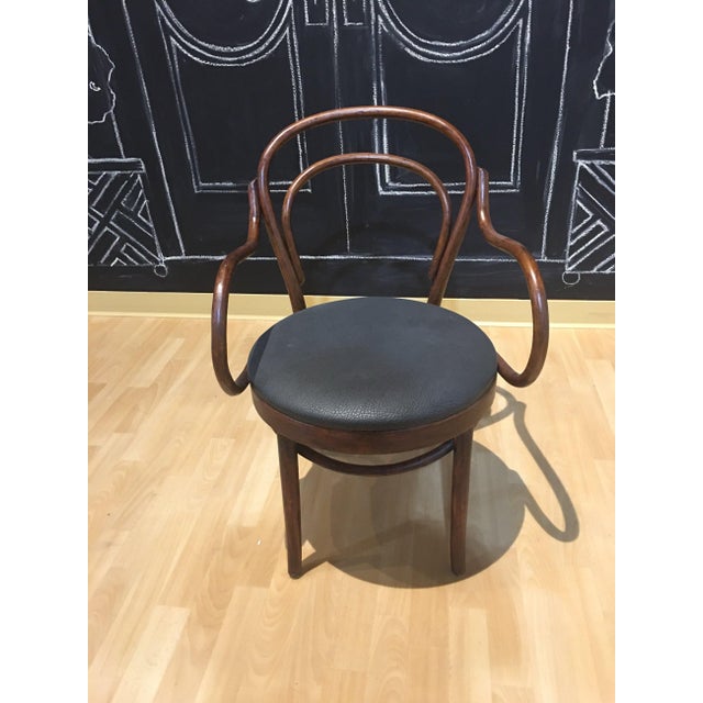 1970s Mid-Century Modern Bentwood Dining Chairs With Black Upholstery by Shelby Williams- Set of 8 For Sale - Image 5 of 8