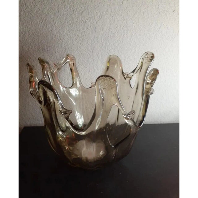 1980s White Murano Italy Smokey Gray Freeform Vase For Sale In Dallas - Image 6 of 7