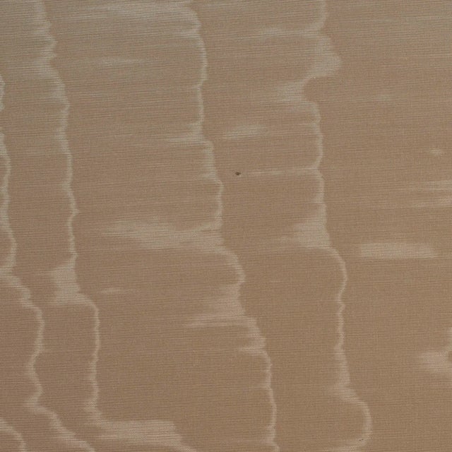 This listing is for a wallpaper sample only. If you'd like to purchase this wallpaper, please click here:...