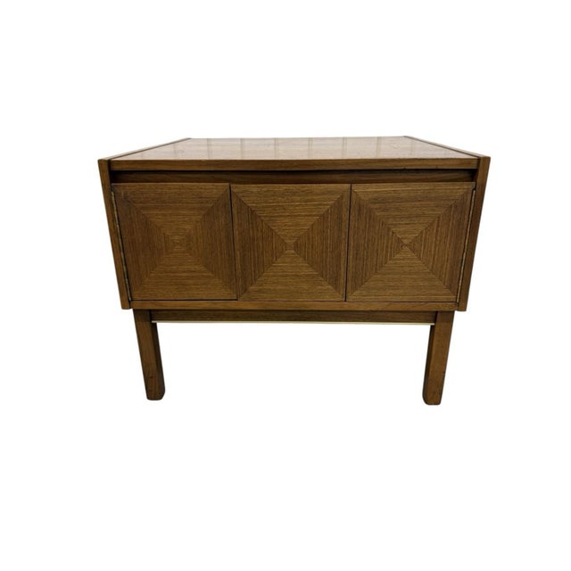 This Mid-Century Modern 1960s Walnut Lane Side End Table is a fully assembled, rectangular piece with a rich brown color...