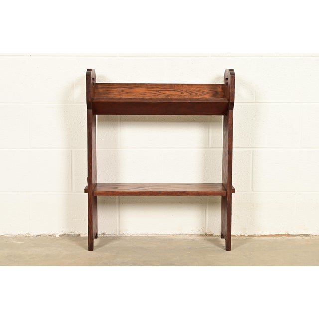 Mission Limbert Style Antique Mission Oak Arts & Crafts Cutout Book Trough or Magazine Stand, Circa 1910 For Sale - Image 3 of 12