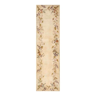 1930s Tan Beige Floral Folk Art Antique American Hooked Rug 2'6" X 9'0" Handknotted Wool Carpet For Sale