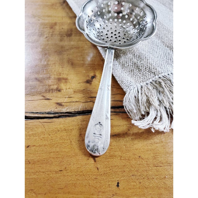 English 1920s Silver Plated Tea Strainer From Hong Kong & Shanghai Hotels For Sale - Image 3 of 6