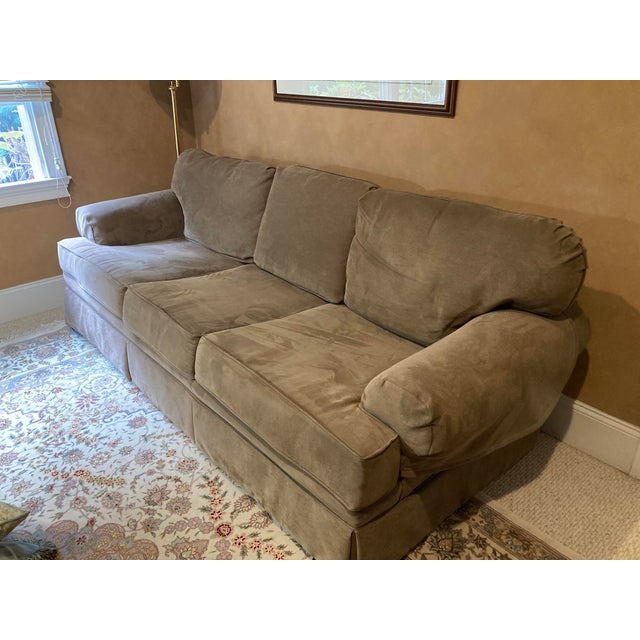 Traditional Vintage Custom 8-Way Hand-Tied Sofa – Exceptional Condition (Nc Bench-Made For Sale - Image 3 of 8