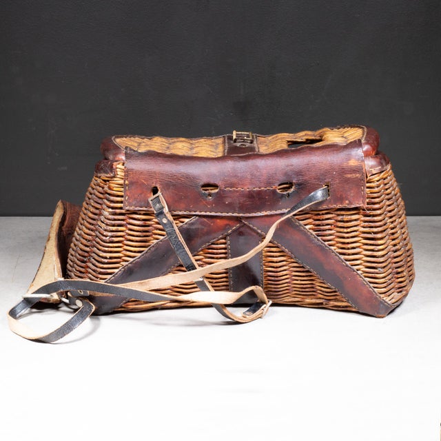 Early 20th Century Vintage Wicker Hunting and Fishing Bag c.1940 For Sale - Image 5 of 8