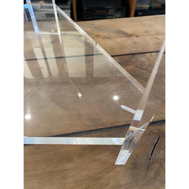 Triangular Acrylic Glass Side Table in the style of David Lange, 1970s For Sale - Image 8 of 18