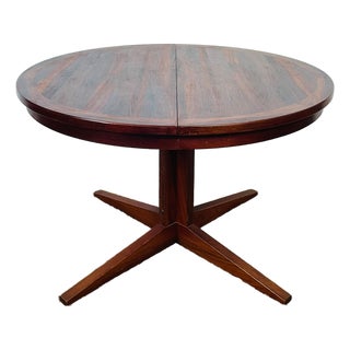 Scandinavian Walnut Round Extendable Dining Table, 1960s For Sale