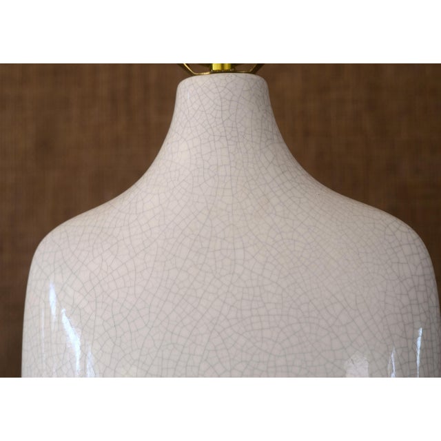 Vintage 1950s MCM White Crackle Glaze Ceramic Table Lamps - A Pair For Sale - Image 9 of 17