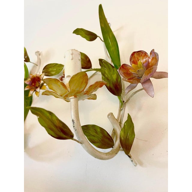 Hollywood Regency Floral Wall Lights in Metal, 1960s, Set of 2 For Sale - Image 3 of 8