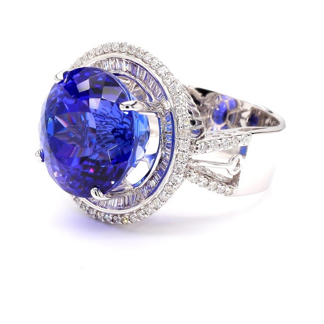 Blue 15.50 Carat Round Tanzanite & 1.50 Carat Diamond Double Halo 14k White Gold Ring, Size 6.5 For Sale - Image 8 of 10