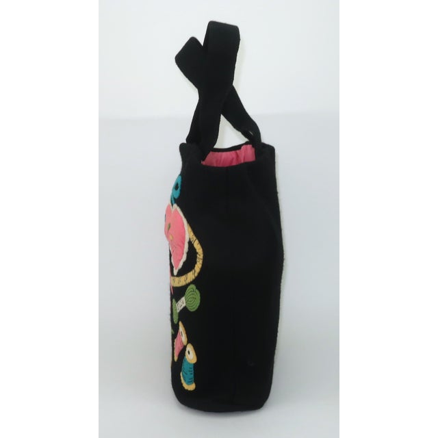 Novelty Sewing Theme Felt Tote Handbag, 1950's For Sale - Image 9 of 14