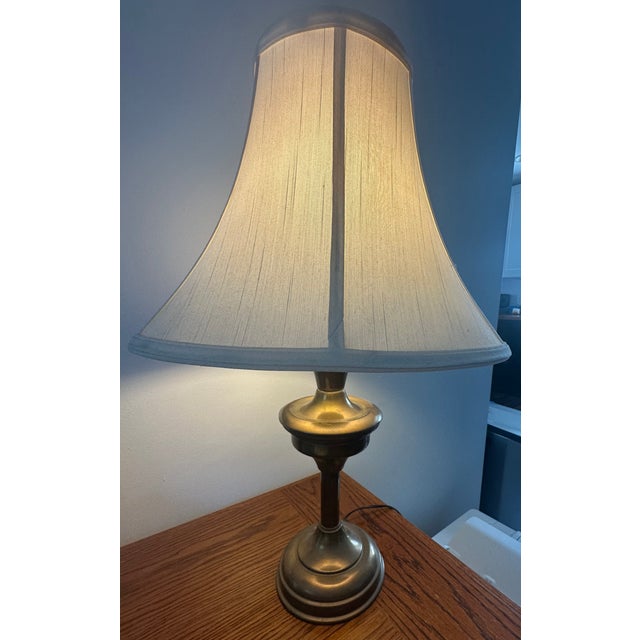 Mid-Century Modern Vintage Mid-Century Modern Brass Table Lamp With Bell Shade For Sale - Image 3 of 4