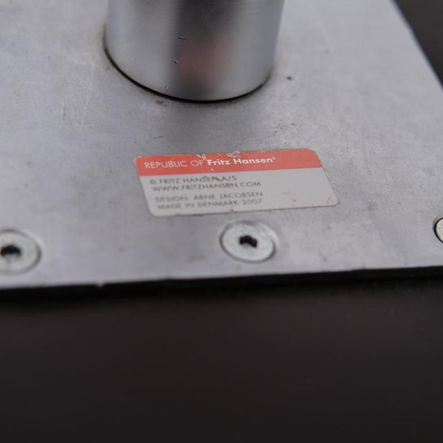 Swan Chair in Dark Brown Leather by Arne Jacobsen and Fritz Hansen, 2007 For Sale - Image 12 of 14