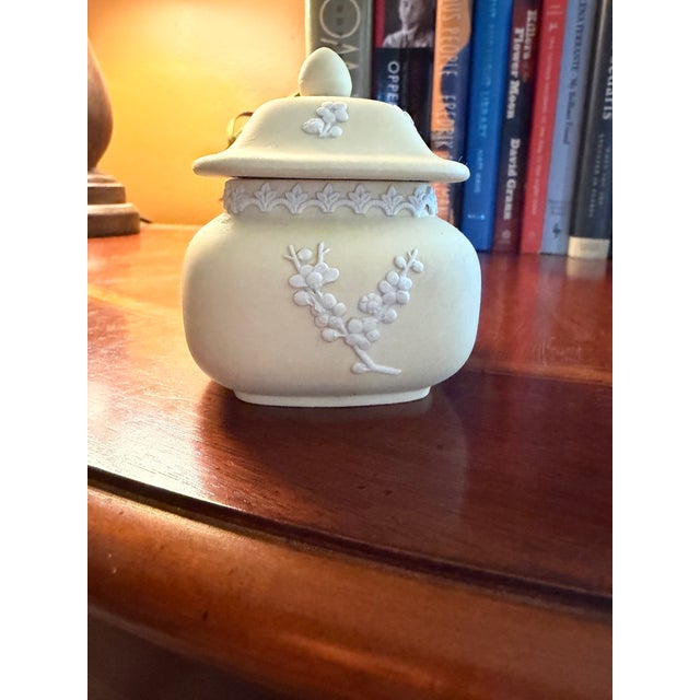 Wedgwood 1980s Wedgwood Yellow Primrose Rectangular Lidded Box W/ White Relief Prunus Blossoms For Sale - Image 4 of 14