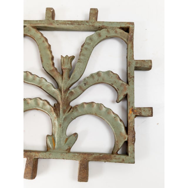 Early 20th Century Early 20th Century Verdigris Green Cast Iron Garden Grate Cover With Floral Design For Sale - Image 5 of 8