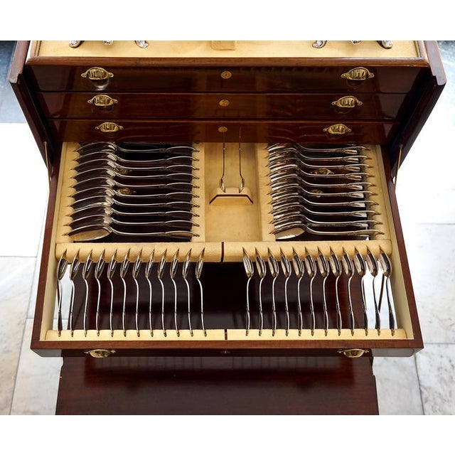 Extensive Cutlery Set for Twelve Persons, Set of 196 For Sale - Image 6 of 18