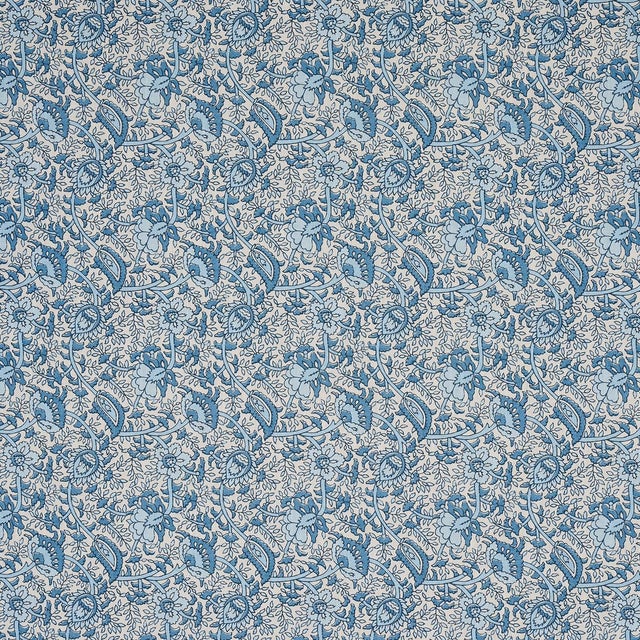 Sample - Schumacher x Mark D. Sikes Daisy Indoor/Outdoor Fabric in Indigo For Sale In Charlotte - Image 6 of 6