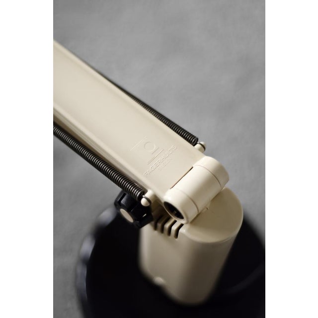 Vintage Scandianavian Beige Plastic Table Lamp by Tom Ahlström & Hans Ehrich for Fagerhults, 1975 For Sale - Image 4 of 17