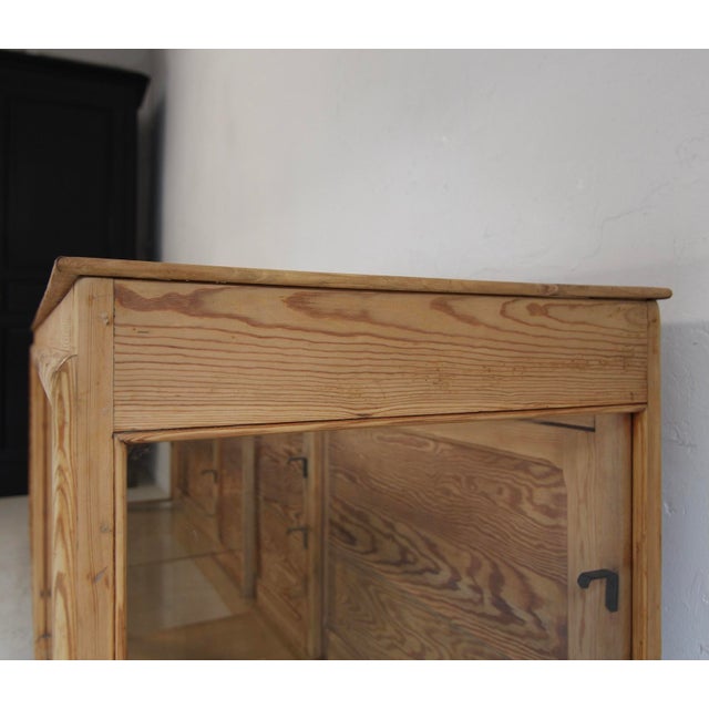 Large Mid-Century Shop Display Counter, 1930s For Sale - Image 14 of 18