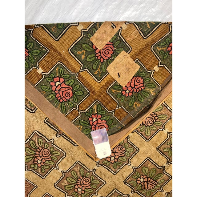 1900s Antique American Hook Floral Design Rug 9'7'' X 8'7'' For Sale - Image 4 of 8