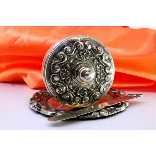 Metal Butter Dish with Silver Plate and Knife For Sale - Image 7 of 7