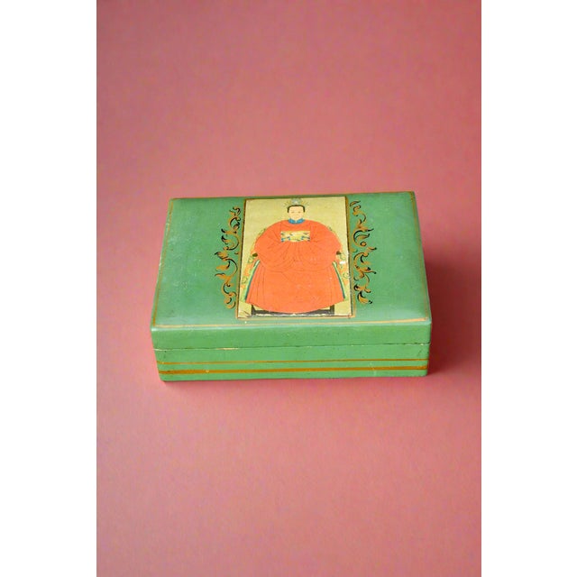 MOTTAHEDEH CHINESE EMPRESS DECORATIVE BOX Era: Circa 1950 Maker: Mottahedeh, Made in Italy Style: Chinoiserie/Imperial...