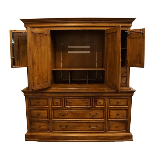 Late 20th Century Lexington Furniture Southern Living Collection Solid Birch Early American 73" Media Cabinet 484-233 For Sale - Image 5 of 17