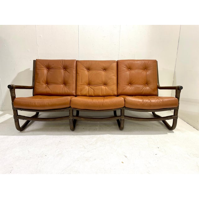 1970s Mid-Century Modern Rattan and Cognac Leather Sofa, Italy, 1970s For Sale - Image 5 of 6