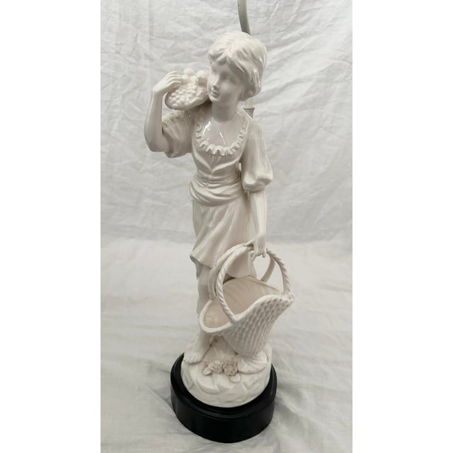 Vintage Leonard R Foss Victorian Ceramic Lady Figure Table Lamp. Perfect in a girls room or Shabby Chic home. Features a...