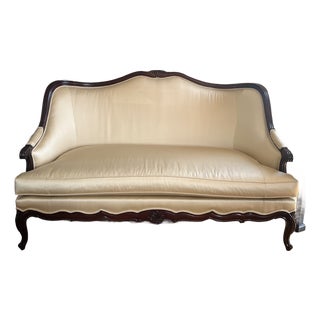 Elegant Drexel Heritage French Provincial Silk Settee For Sale