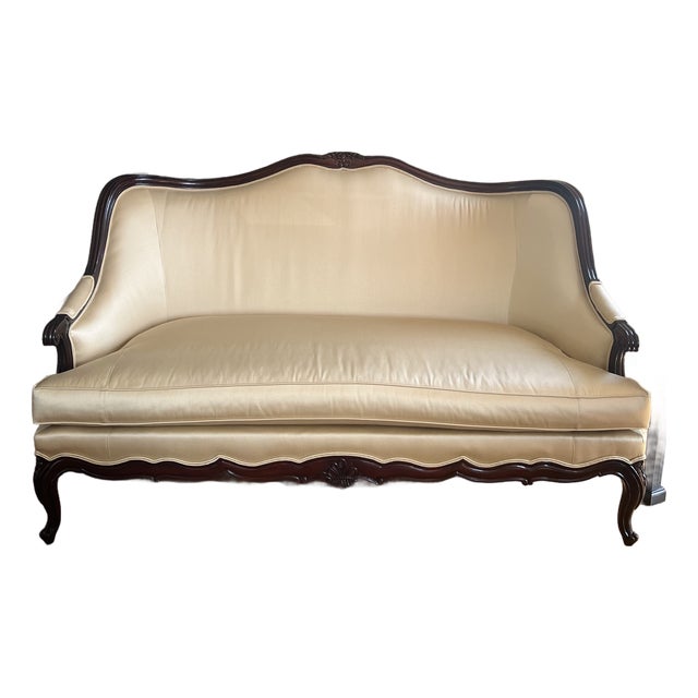 Elegant Drexel Heritage French Provincial Silk Settee For Sale