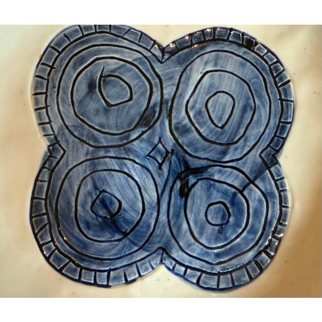 Mid 20th Century Set of 6 Vintage Happu Pattern Stoneware Chicken Dinner Plates Made by Otagiri Japan For Sale - Image 5 of 12