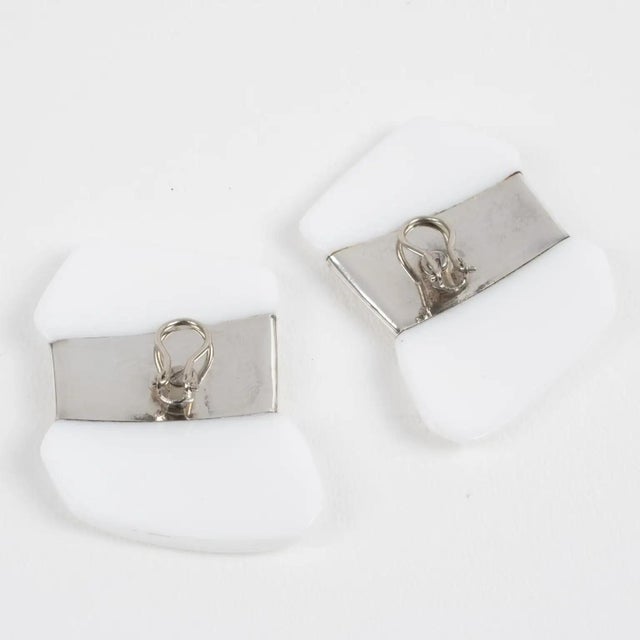 1980s Anne and Frank Vigneri Sterling Silver and White Lucite Clip Earrings For Sale - Image 5 of 6