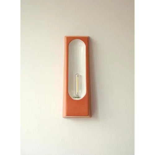 Alcove terra branco g wall lamp by violaine d'harcourt dimensions: d 7 x w 12 x h 33 cm. Materials: terracotta. Wall light...