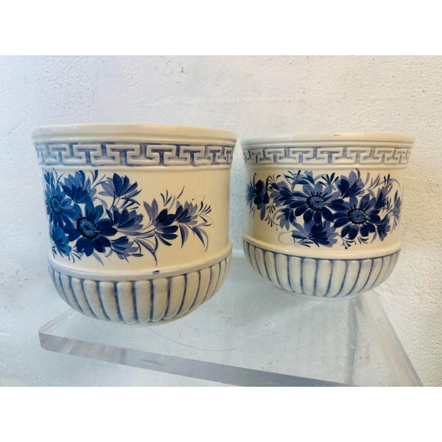 Large blue.and White Cache Pots, a Pair For Sale - Image 9 of 9