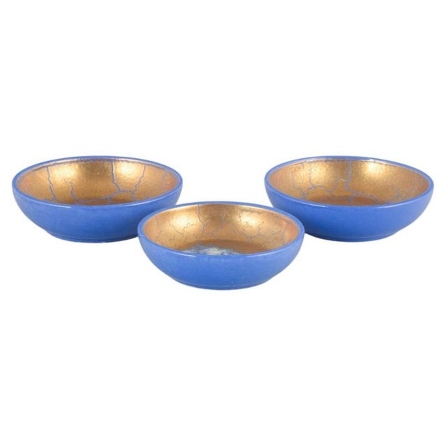 1930s Faience Bowls with Blue and Gold Glaze by Wilhelm Kåge for Gustavsberg, 1930s, Set of 3 For Sale - Image 5 of 5
