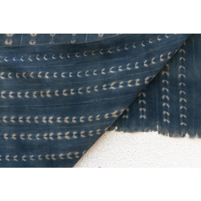 1980s Vintage African Moss "Koupela Cadence" Indigo Throw For Sale - Image 5 of 6