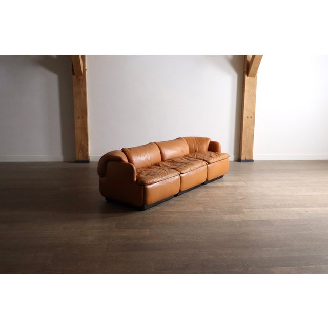 Confidential Sofa in Cognac Leather by Alberto Rosselli for Saporiti, Italy, 1970s For Sale - Image 6 of 14