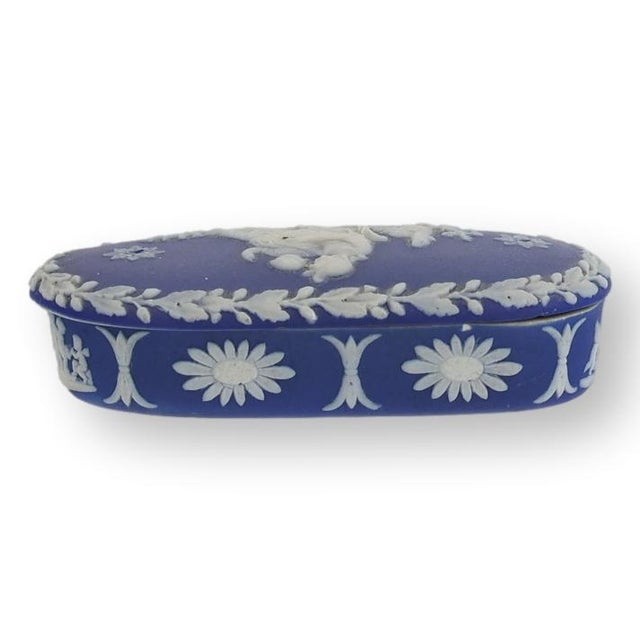 English 19th Century Wedgwood Jasperware Match Box For Sale - Image 3 of 5