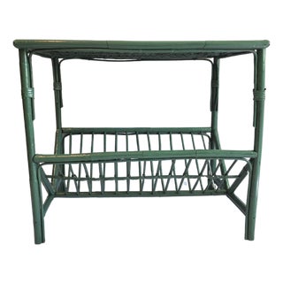 Mid-Century Hollywood Regency Emerald Green Lacquered Bamboo & Rattan Side Table For Sale