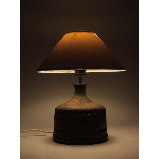 Textile White Ceramic Shade Table Lamp, 1960s For Sale - Image 7 of 8