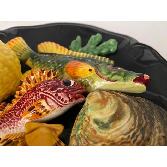 Hollywood Regency Majolica Fish Ornamental Plate Salins in Black, Yellow and Red, 1960s For Sale - Image 3 of 9