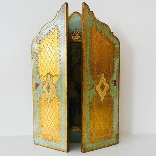 Large Vintage Florentine Gilt Madonna Triptych, Italy, 1950s For Sale - Image 4 of 11