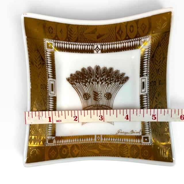 Mid-Century Modern Signed Georges Briard 22k Gold Wheat Sheaf Square Dishes - A Pair For Sale - Image 10 of 14