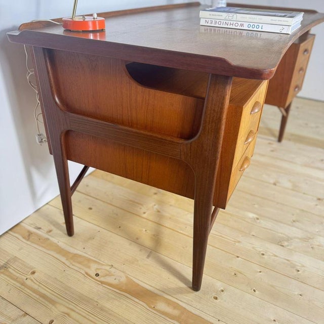 Vintage Danish Desk in Teak by Svend Åge Madsen for H.P. Hansen, 1960s For Sale - Image 3 of 18