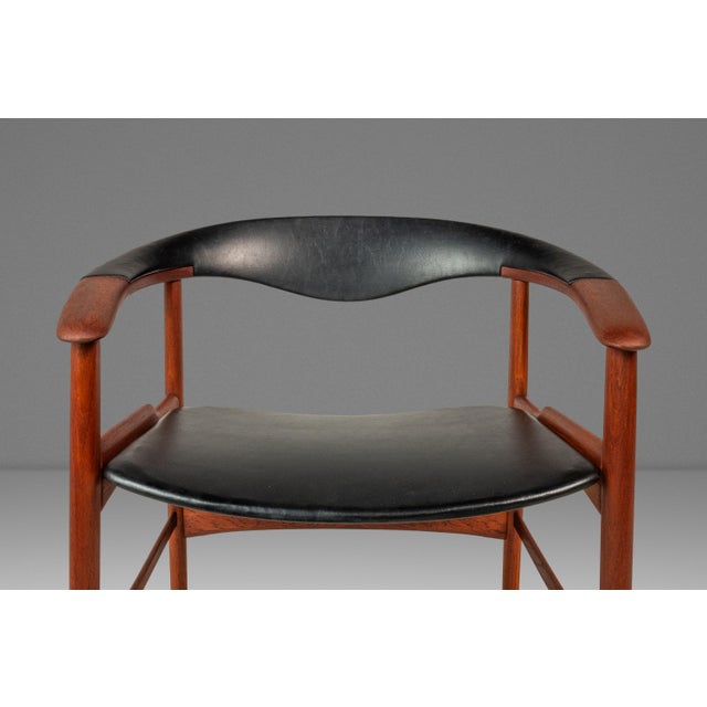 Brown Rare Mid-Century Danish Modern Model 171 Armchair in Stunning Original Condition by Arne Hovmand-Olsen for Jutex, Denmark, C. 1950's For Sale - Image 8 of 18