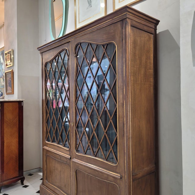 English Art Nouveau Display Cabinet in Stained and Gilded Pine, 1930 For Sale - Image 6 of 18